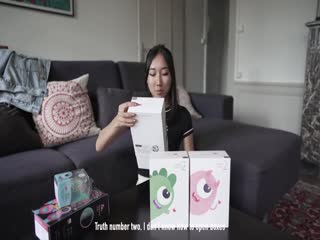 [欧美] P站网红 Luna Okko 开箱新玩具搭配洋大屌~ 看她的表情就知道有多爽~